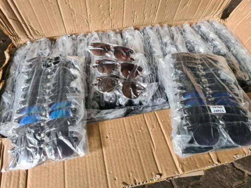 Incautaron mercadería de contrabando valuada en más de $22 millones en "El Arco" 1 2 - contrabando2 - 1