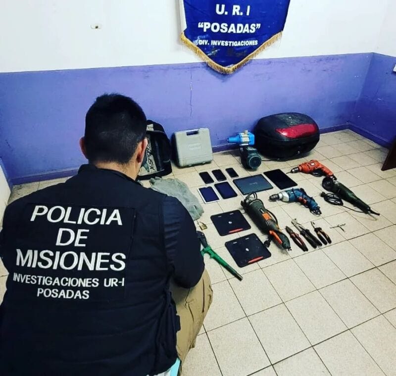 Detuvieron a un joven implicado en varios hechos de robos y secuestraron diferentes elementos 2 4 - detenido 3 - 3