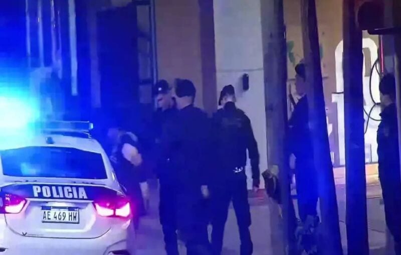 Fue filmado por las cámaras cuando intentaba robar una moto y lo aprehendieron 2 4 - filmado3 - 3