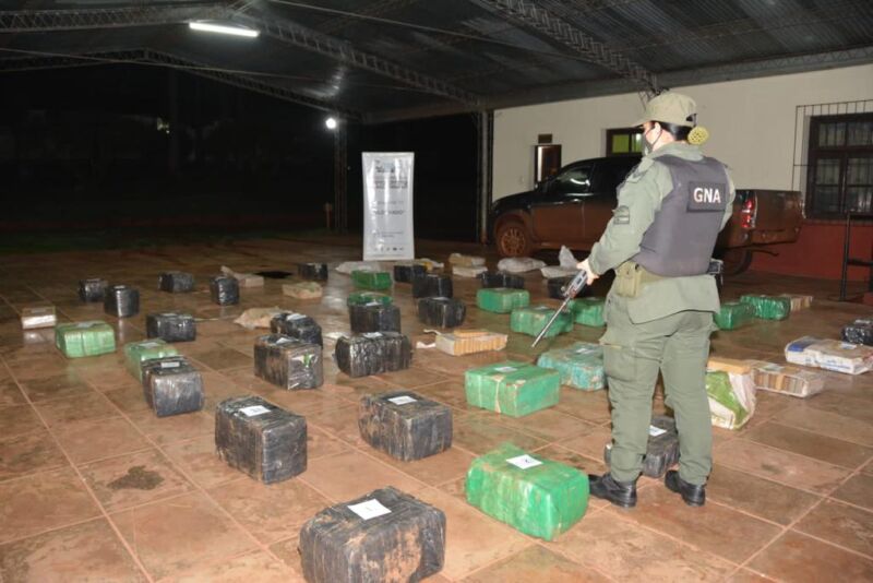 Puerto Esperanza: encontraron más de una tonelada de marihuana en una camioneta abandonada 1 2 - marihuana - 1