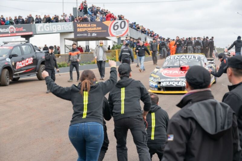 El turismo carretera hizo rugir a Posadas con más de 40 mil personas 1 2 - tc en posadas 2 - 1