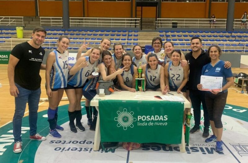 Posadas: el CAPRI se consagró campeón en el Máster Vóley 1 2 - voley 2 - 1