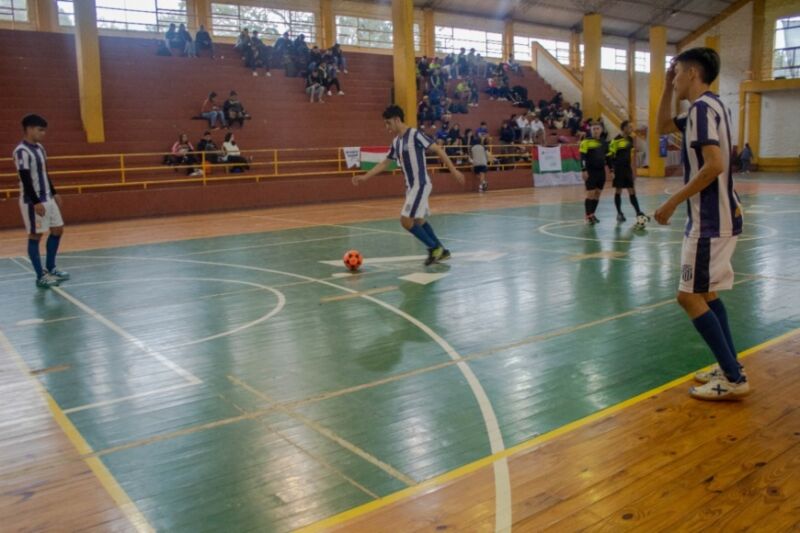 La Liga Provincial Juvenil dio inicio a su cuarta temporada con más de 300 competidores 3 6 - La Liga Provincial Juvenil dio 6 - 5