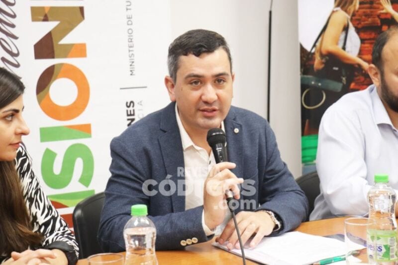 Presentaron el primer Hackathon Tur Misiones para potenciar ideas innovadoras 6 12 - Presentaron el primer Hackathon Tur Misiones 9 - 11
