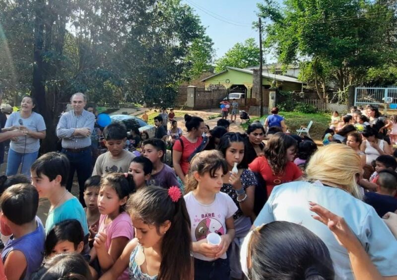 Stelatto acompañó a los niños en una jornada de juegos y festejos 2 3 - Stelatto acompano a los ninos 3 - 2