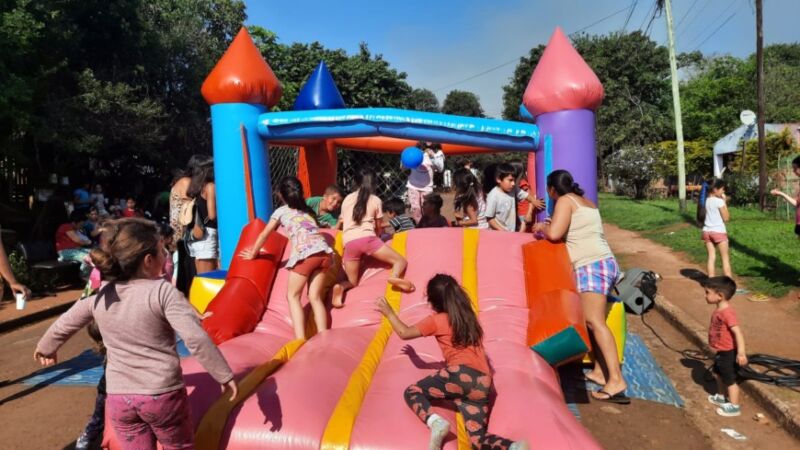 Stelatto acompañó a los niños en una jornada de juegos y festejos 1 1 - Stelatto acompañó a los niños