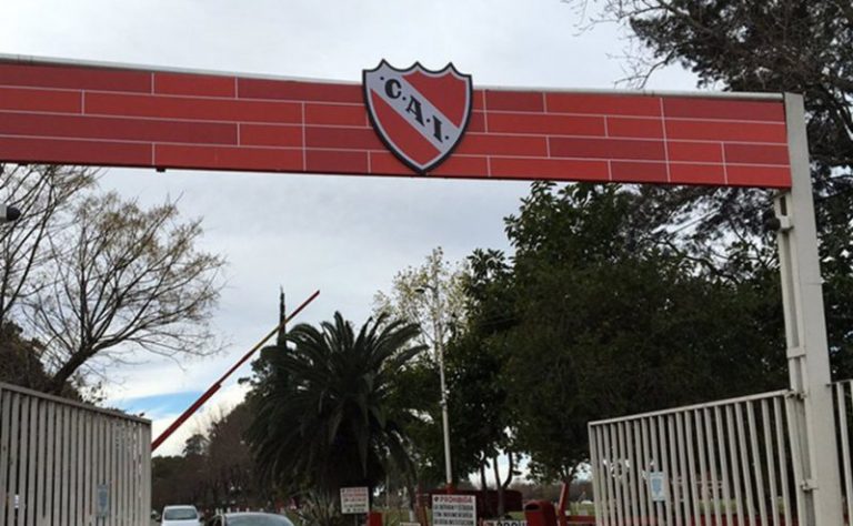 Independiente denunció a un jugador de inferiores del club por manejar una red de prostitución