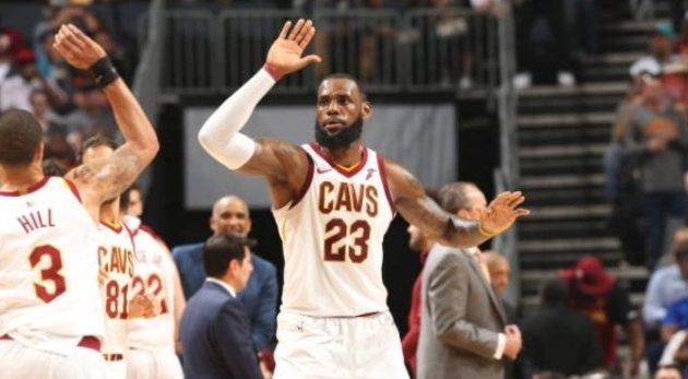 Sigue rompiendo récords: LeBron superó una marca histórica de Michael Jordan