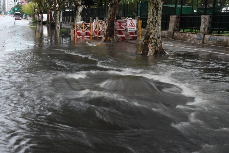 Ya son casi 1000 los evacuados por el temporal en Buenos Aires
