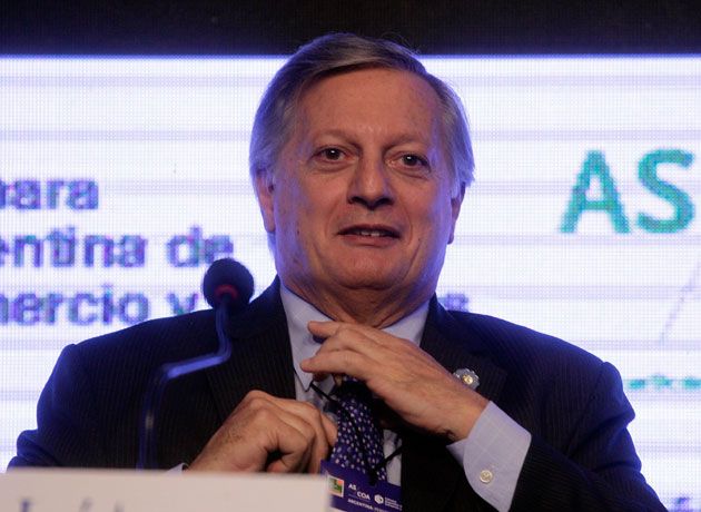 De cada $100 que se pagan por luz o gas, $27 son impuestos indirectos