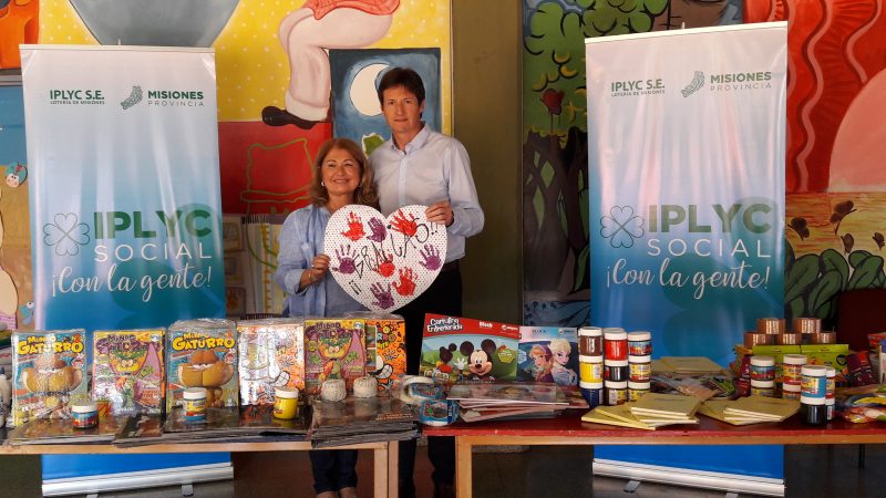 Iplyc Social entregó libros didácticos y útiles escolares para el Hogar de Día