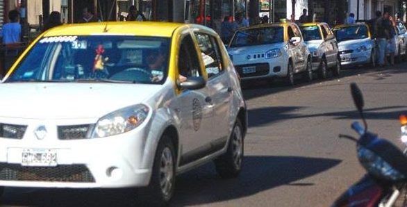 Tarifa de taxis y remises: el sector pide un incremento del 30%