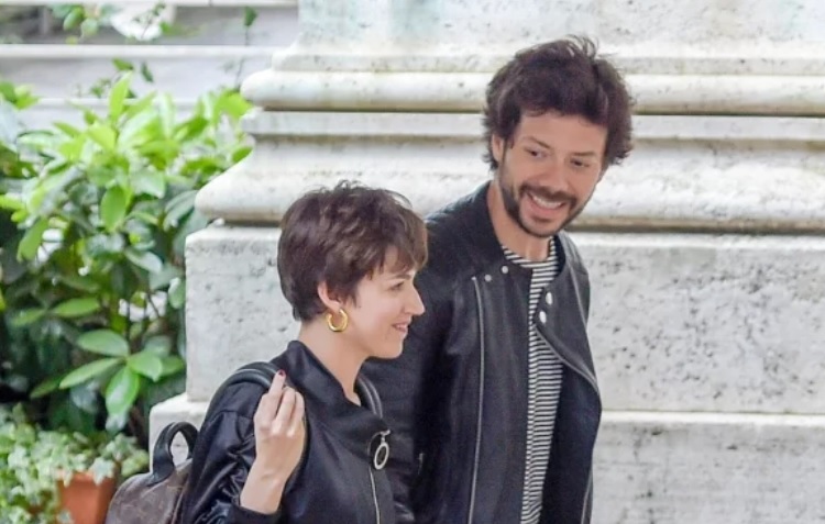 «El Profesor» y «Tokio», de paseo en Roma