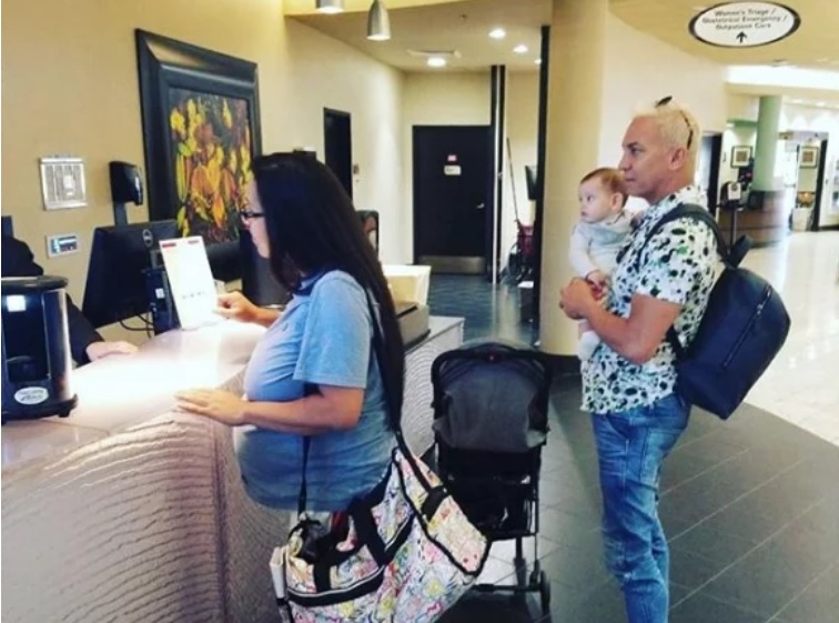 ¡Se viene Dionisio! La foto de Flavio Mendoza ingresando al hospital con la madre subrogada