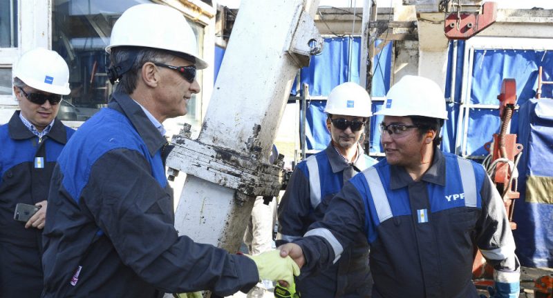 Macri pidió a provincias y municipios eliminar los impuestos a los servicios públicos
