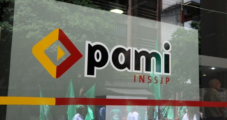 A partir de junio el PAMI irá reemplazando las credenciales