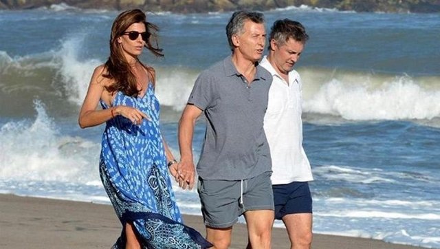 Macri aprovecha el 'día no laborable' y se va de vacaciones