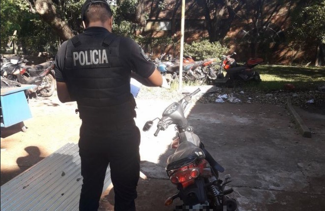 Secuestraron una motocicleta abandonada de dudosa procedencia