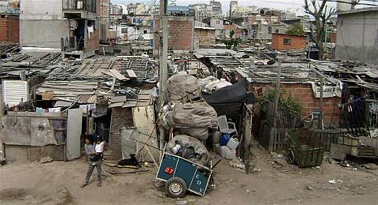 El Gobierno quiere expropiar asentamientos precarios y dar títulos de propiedad a sus habitantes