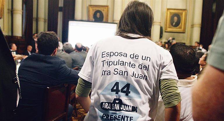 Pericia de UTN: les pincharon celulares a familiares de los tripulantes del ARA San Juan