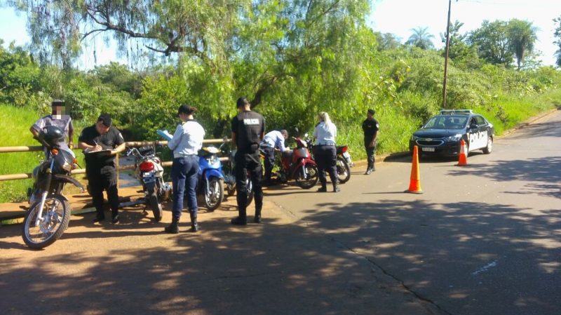 Operativo en zona Oeste dejó un auto y cinco motos secuestradas