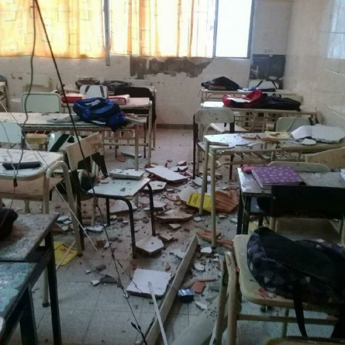 Se desplomó el techo de una escuela y los alumnos se salvaron por el recreo