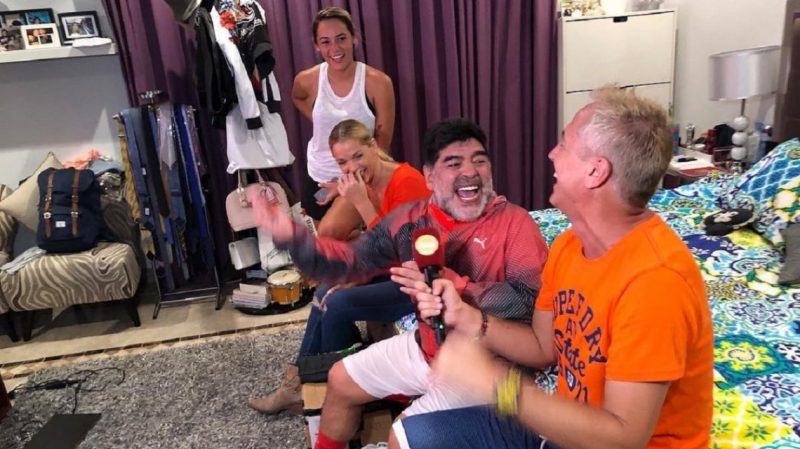 Marley y Mirko, con Carina Zampini, visitaron a Maradona en Dubai