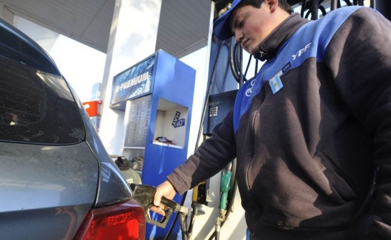 Combustible: petroleras esperan que YPF dé la señal de largada con nuevo aumento de precios