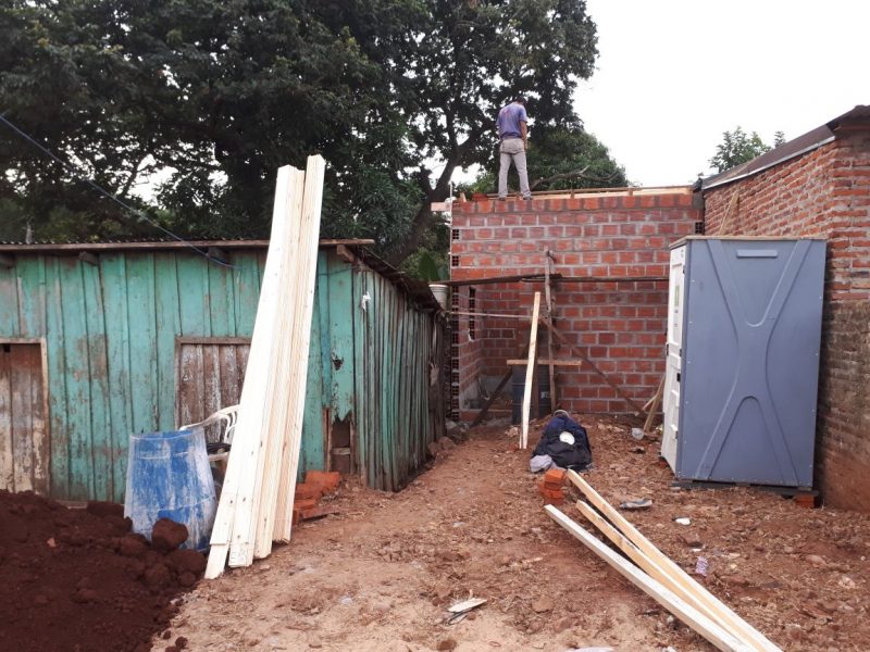 Reconstruyeron casas afectadas por el incendio en la Chacra 100