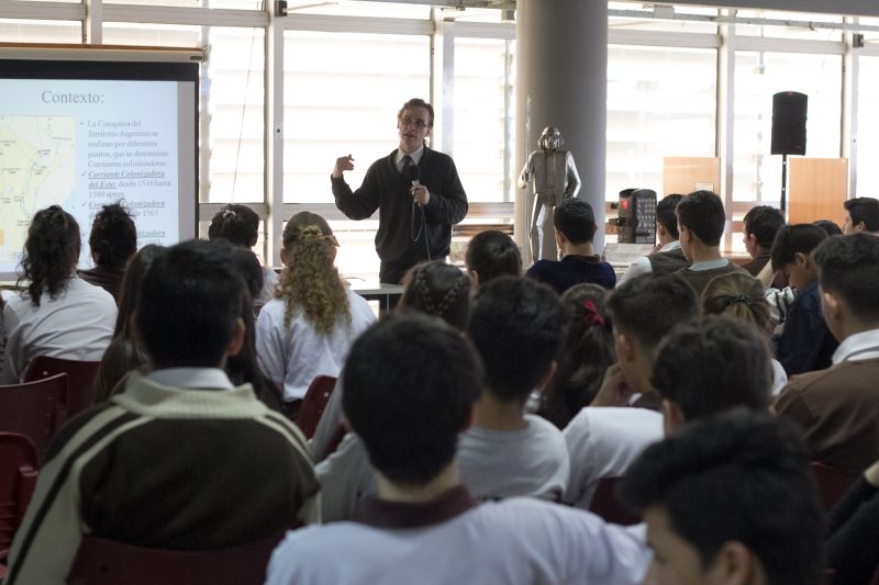 “Misiones y la Revolución de Mayo”: charlas para estudiantes en la Biblioteca del Parque del Conocimiento