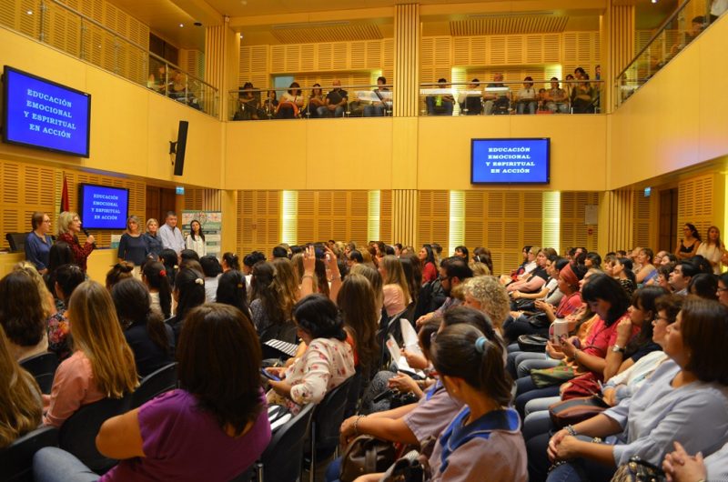 Docentes aprenden estrategias y técnicas para poner en práctica la educación emocional