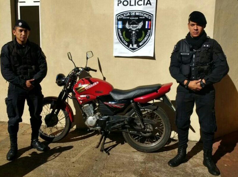 Detuvieron a un joven con una moto robada