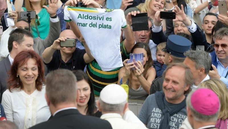 El Papa Francisco y un saludo para 