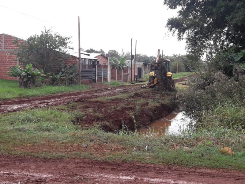 Iniciaron obras de drenaje vial en barrio Jardín