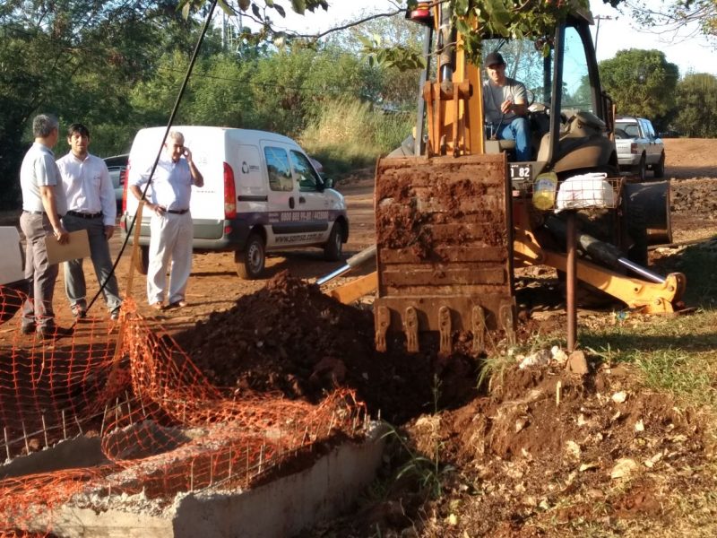 Iniciaron obras de extensión de la red de agua en la Chacra 243