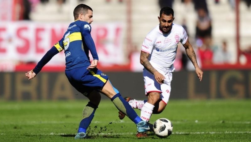El caliente cruce entre Fernando Gago y el árbitro Rapallini: 