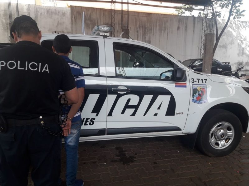 “Vigilaba” casas y terminó detenido