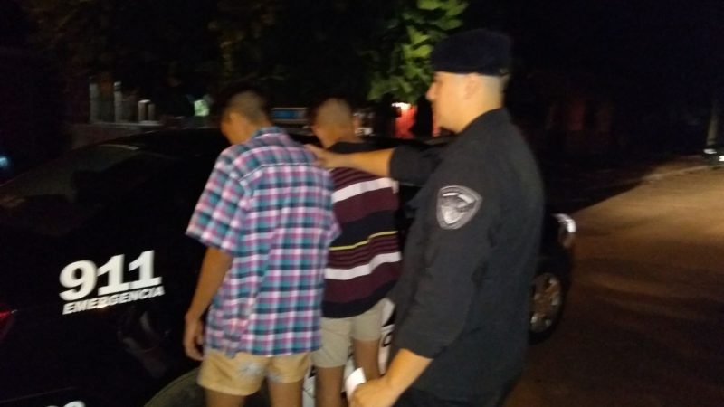 Arrebatadores detenidos y una moto secuestrada