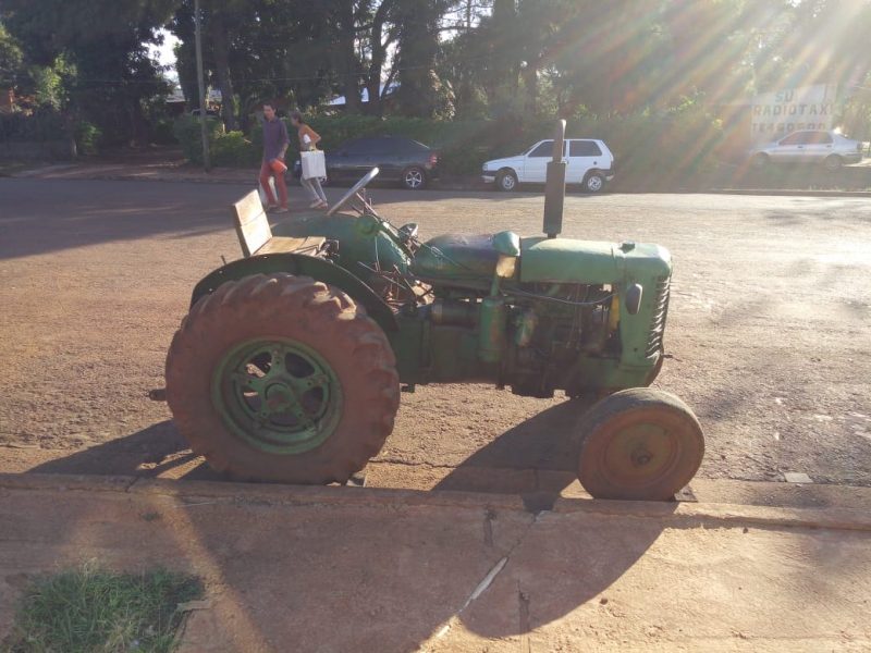 Jardín América: secuestraron armas de fuego, un tractor y detuvieron a un hombre