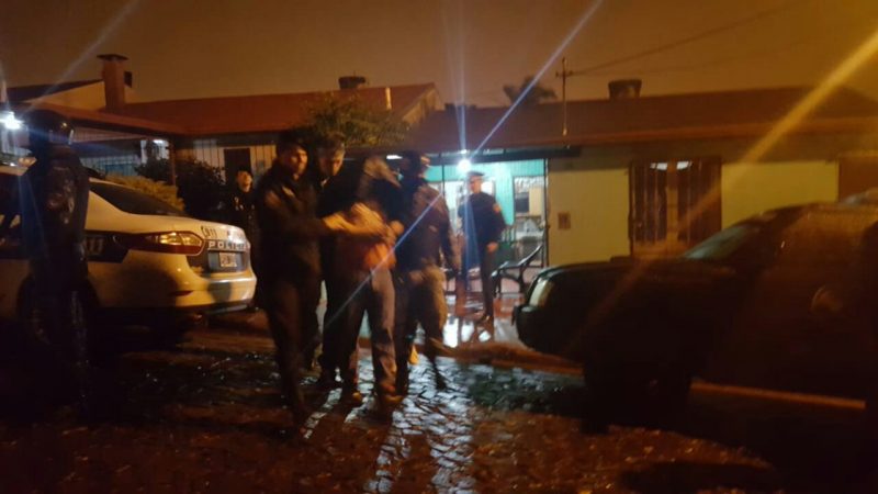 Sorprenden a un matrimonio con droga oculta entre mamaderas y juguetes en Alem