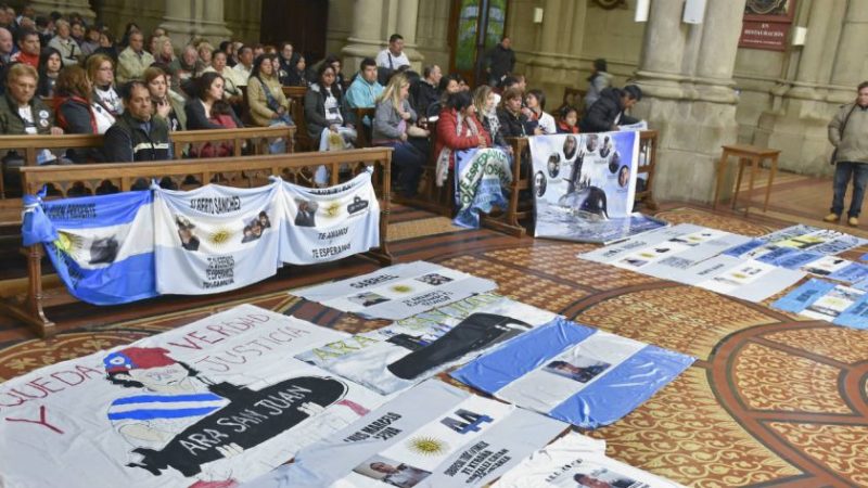 Familiares del ARA San Juan reclamaron 