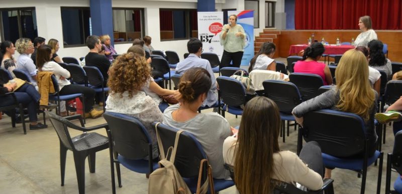 Nación capacitó a profesionales de la Línea 137