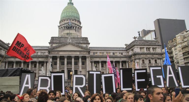 El proyecto de legalización del aborto llegará al recinto el 13 de junio
