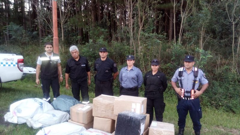 Incautan celulares y cigarrillos de contrabando por 800 mil pesos en el Megaoperativo Coati