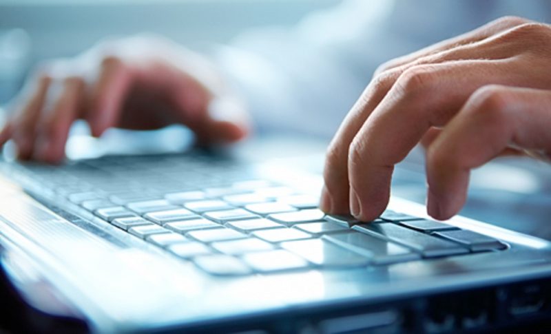 Macri apuesta a registrar 300 mil empleados, pero gremios y empresas descreen del plan