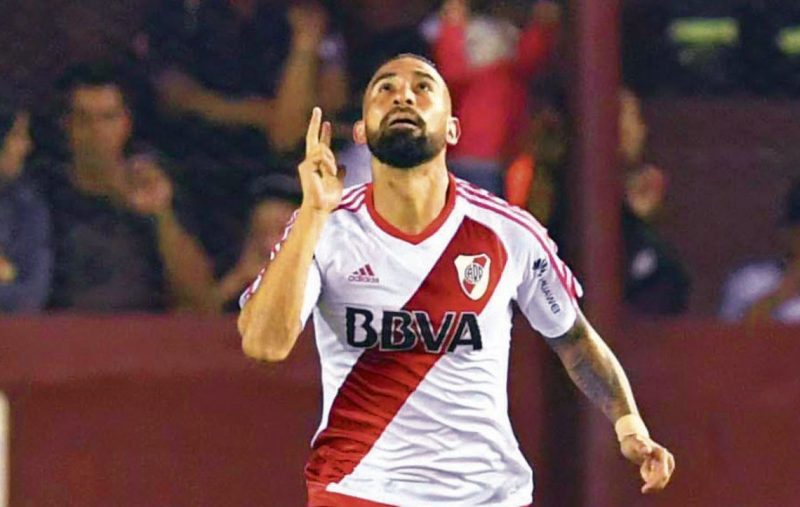 Rojas, entre el acecho de Racing y el deseo de River