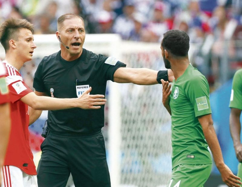 Pitana, con gran debut y una ayudita del VAR