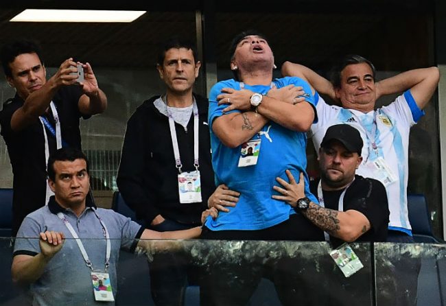 Maradona lo vivió con euforia y se descompensó