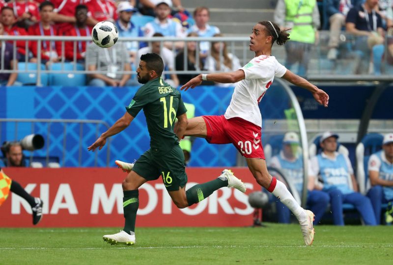 Con la ayuda del VAR, Australia igualó con Dinamarca