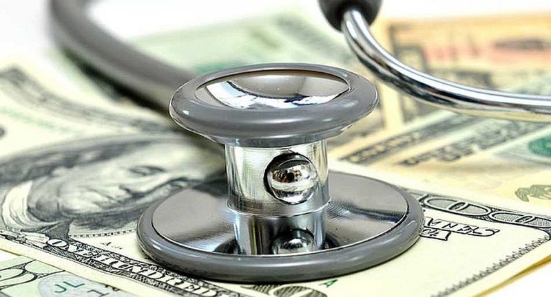 Anticipan importantes subas en los costos en salud por la disparada del dólar